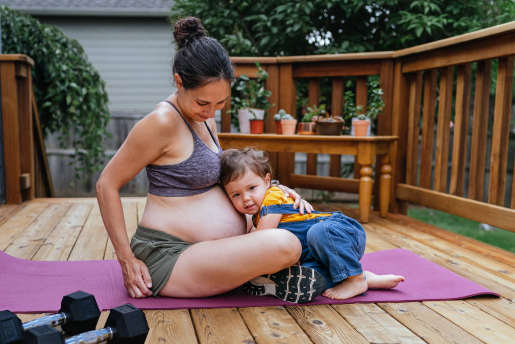 Yes, You Can Lift Weights During Pregnancy — And Here’s Why It’s So Good for *You*